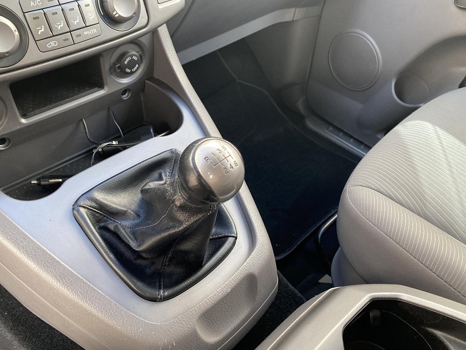 SsangYong Rodius 2.2e-XDi  7míst