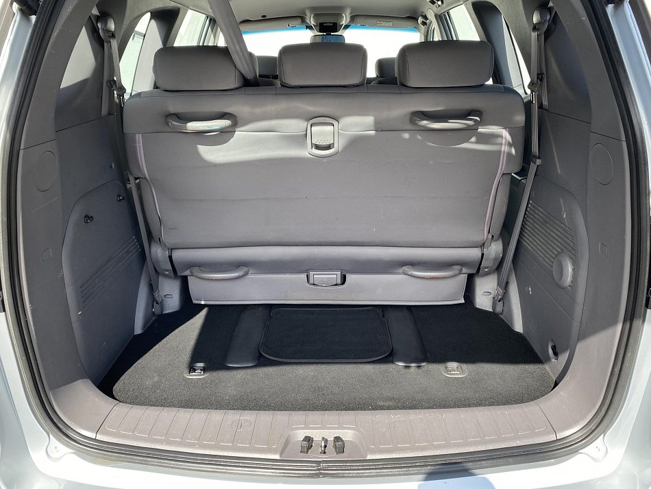 SsangYong Rodius 2.2e-XDi  7míst