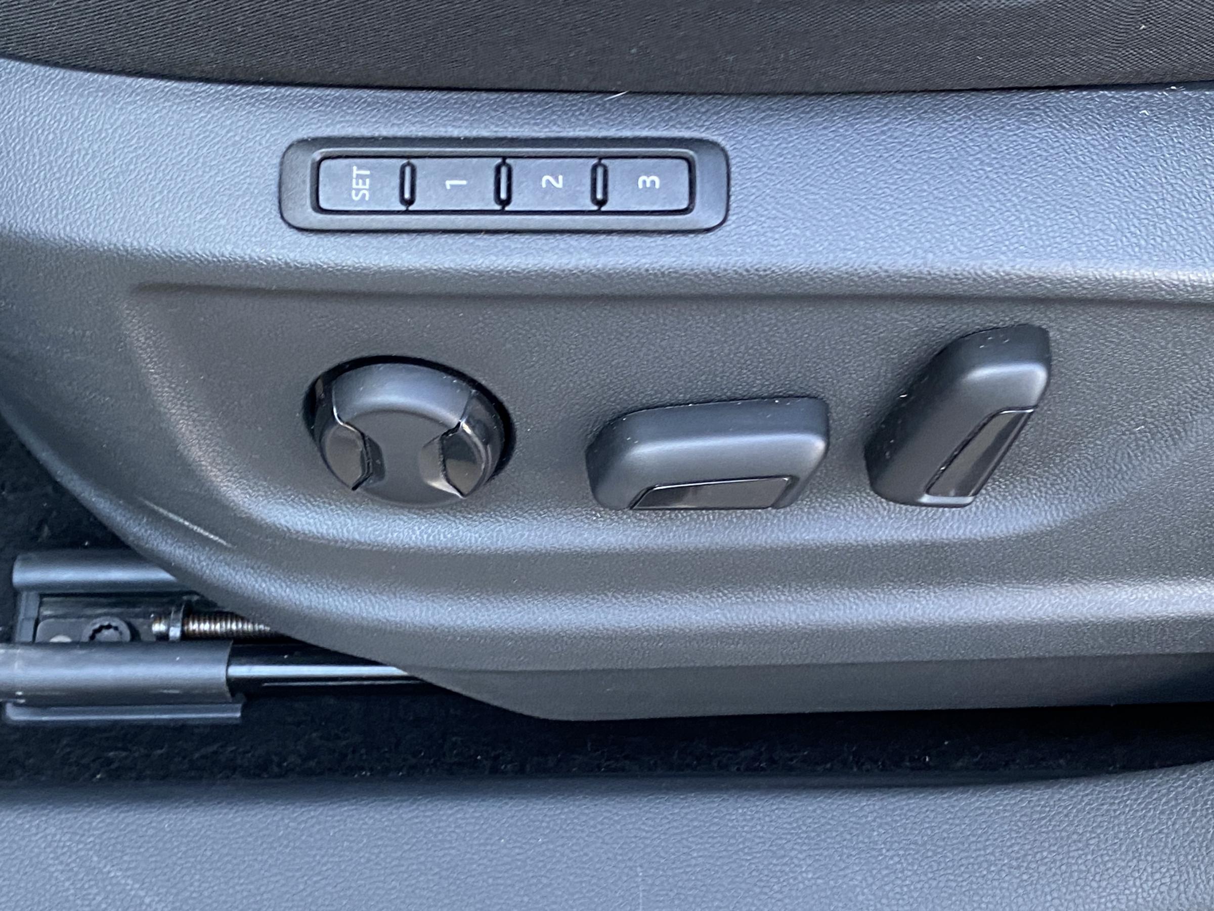 Škoda Karoq, 2017 - pohled č. 13