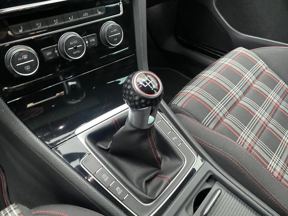 Volkswagen Golf 2.0 TSi GTi