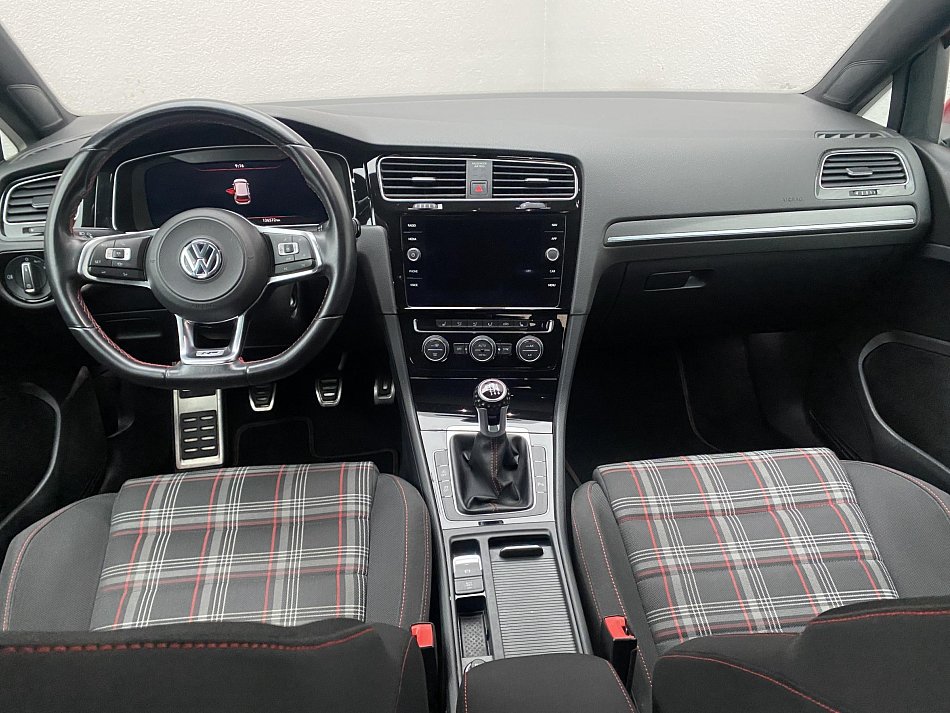 Volkswagen Golf 2.0 TSi GTi