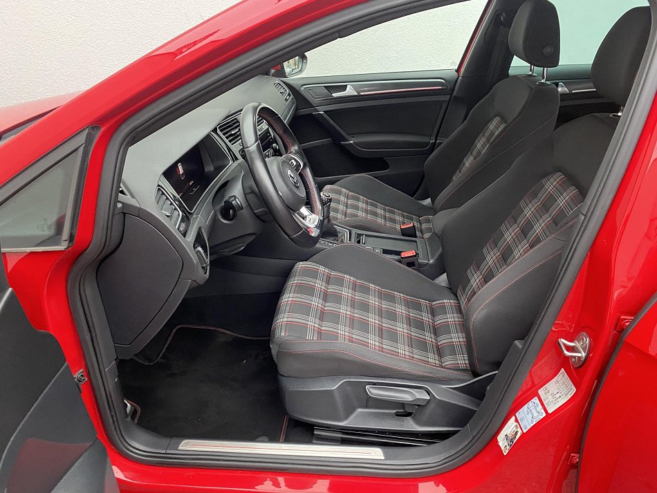 Volkswagen Golf 2.0 TSi GTi