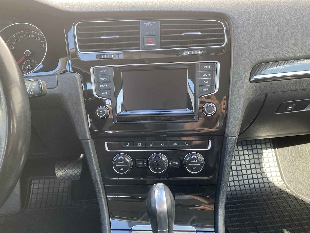 Volkswagen Golf 1.6 TDi 