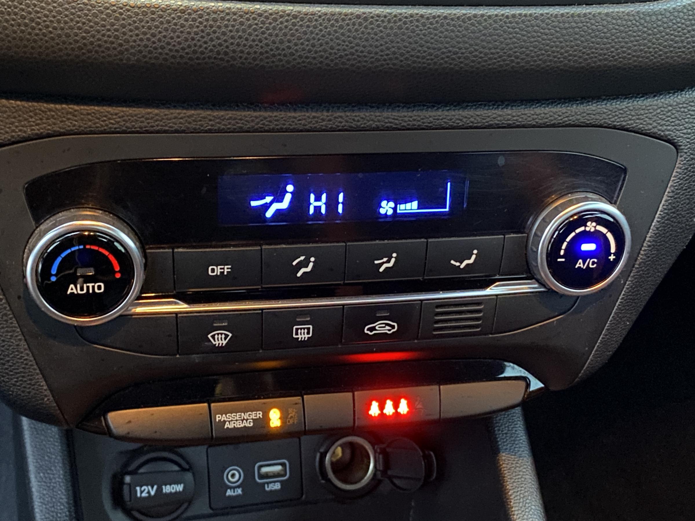 Hyundai i20, 2015 - pohled č. 15