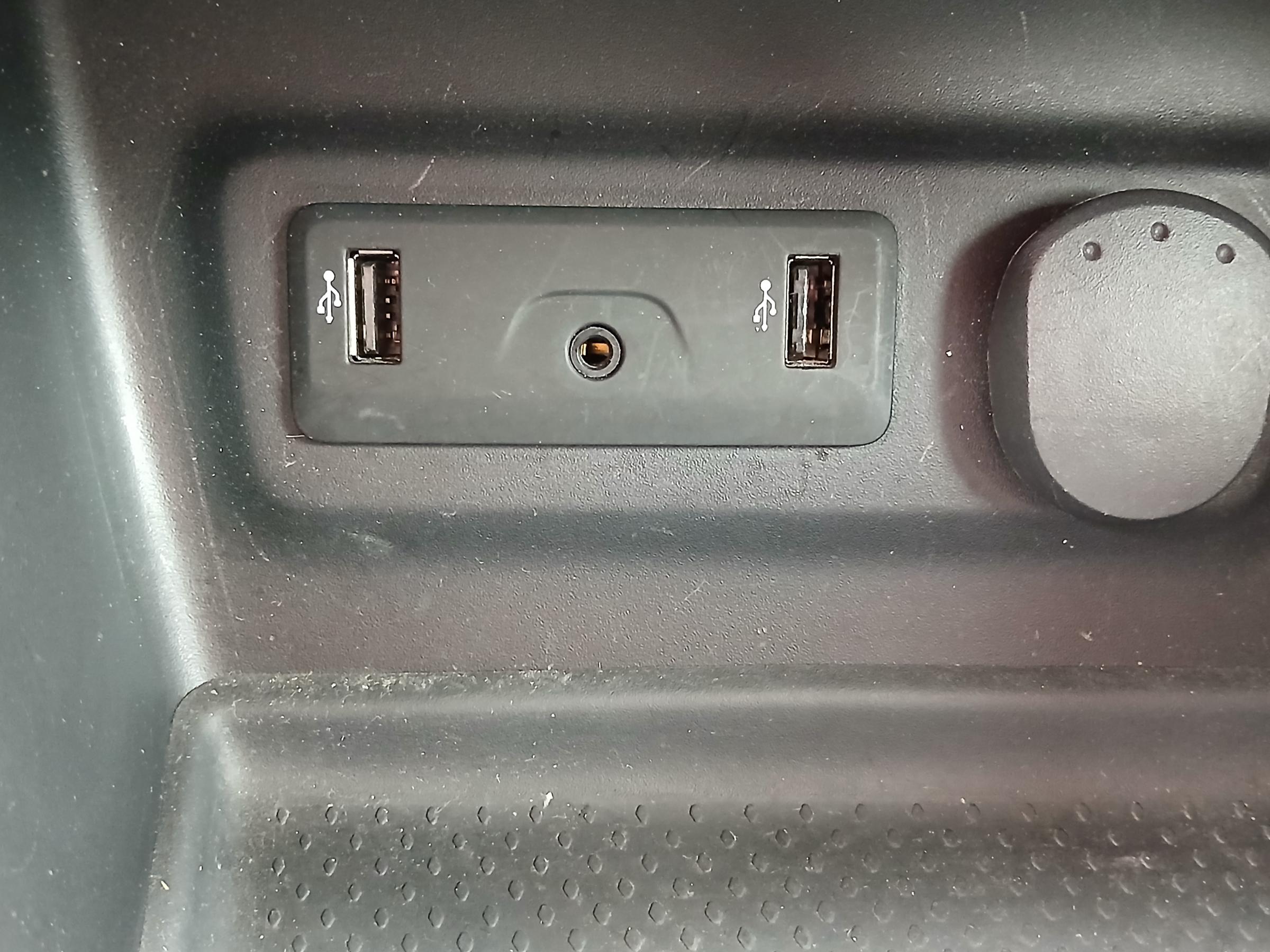 Renault Mégane, 2017 - pohled č. 16