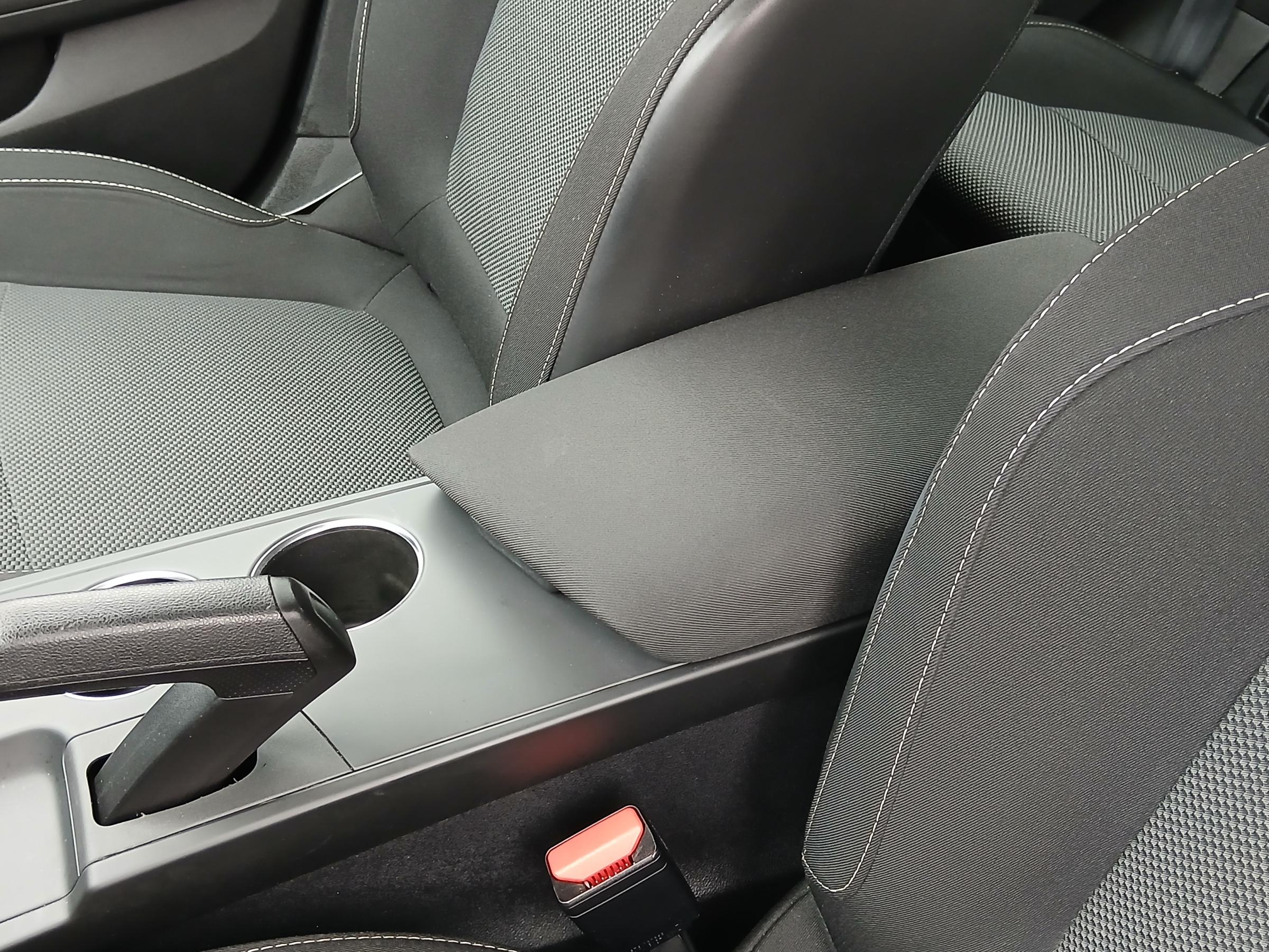 Renault Mégane, 2017 - pohled č. 19