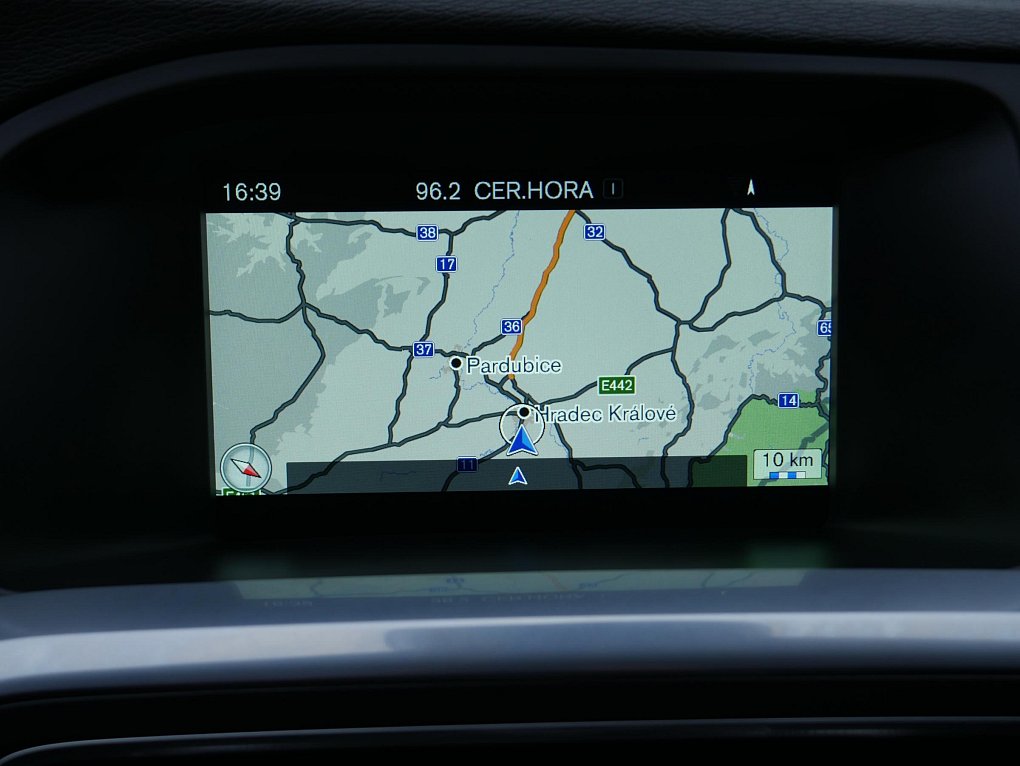 Volvo V60 2.4 D4  Cross Country