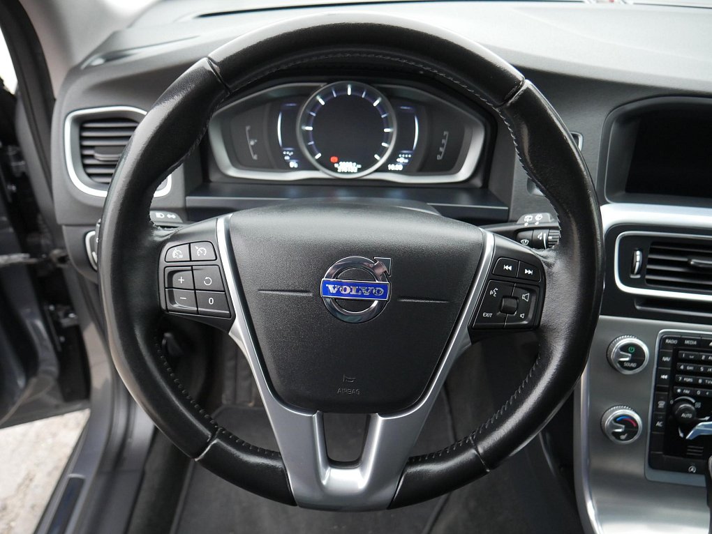 Volvo V60 2.4 D4  Cross Country