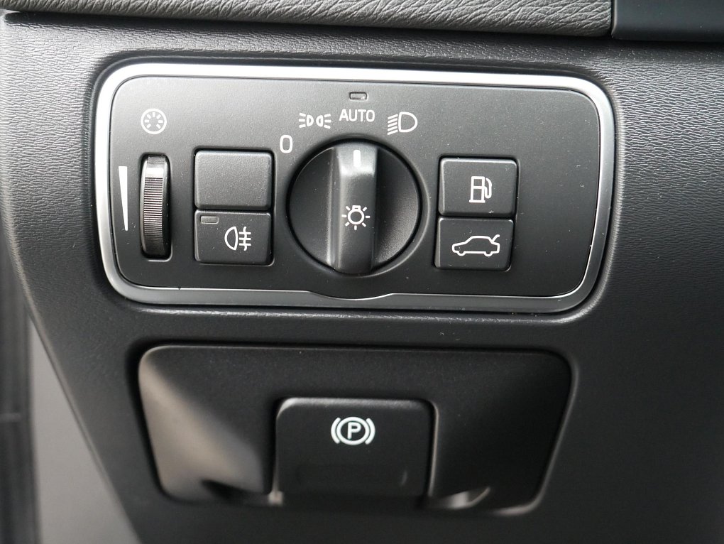 Volvo V60 2.4 D4  Cross Country