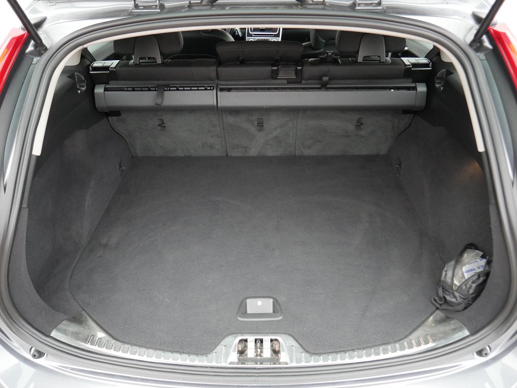 Volvo V60 2.4 D4  Cross Country