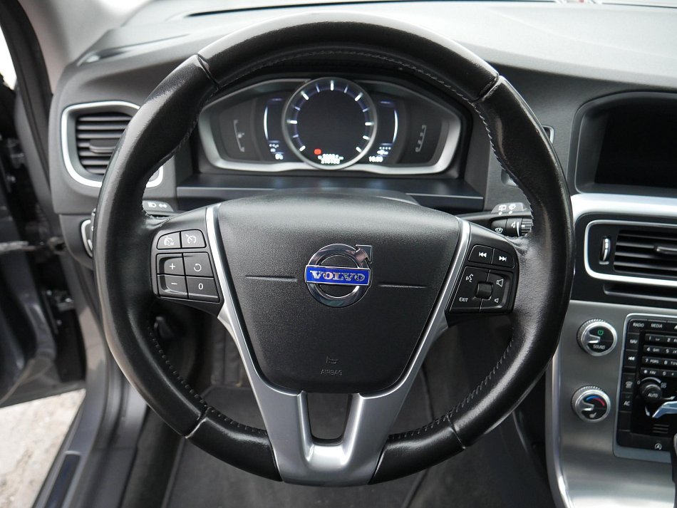 Volvo V60 2.4 D4  Cross Country