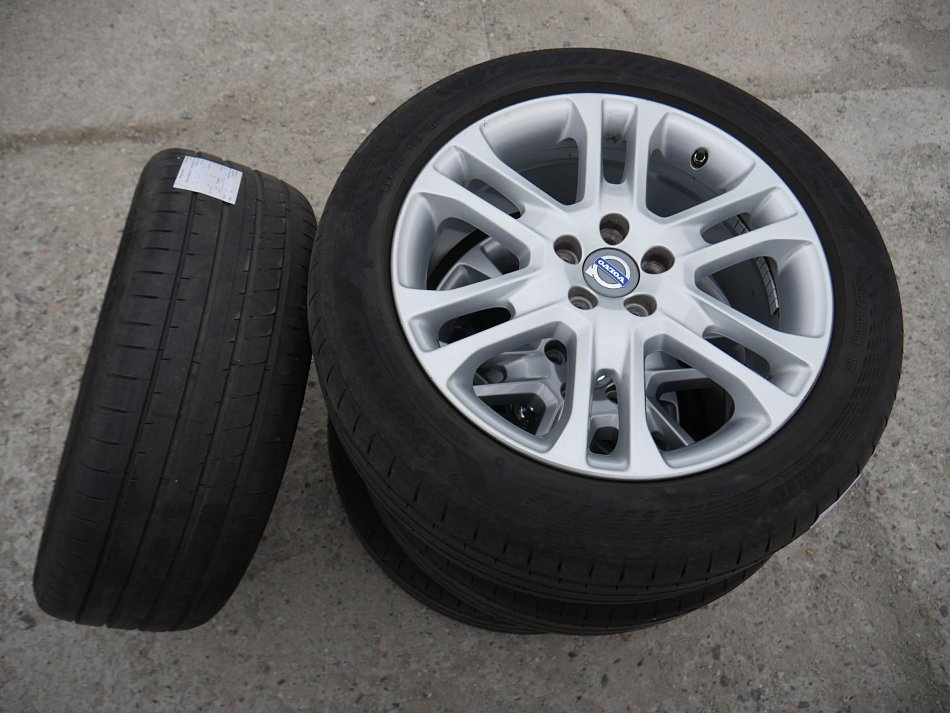 Volvo V60 2.4 D4  Cross Country