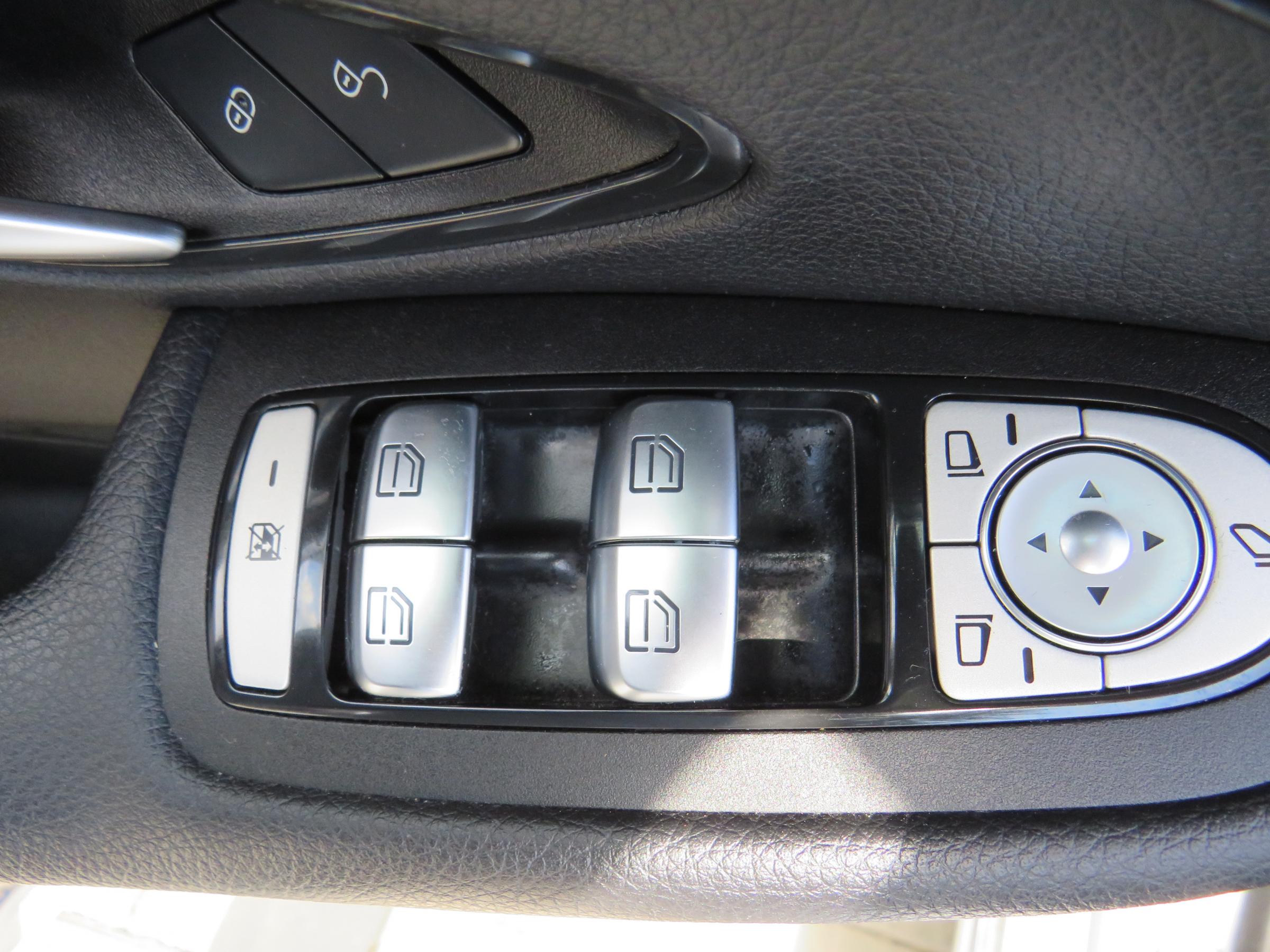 Mercedes-Benz Třída C, 2021 - pohled č. 13