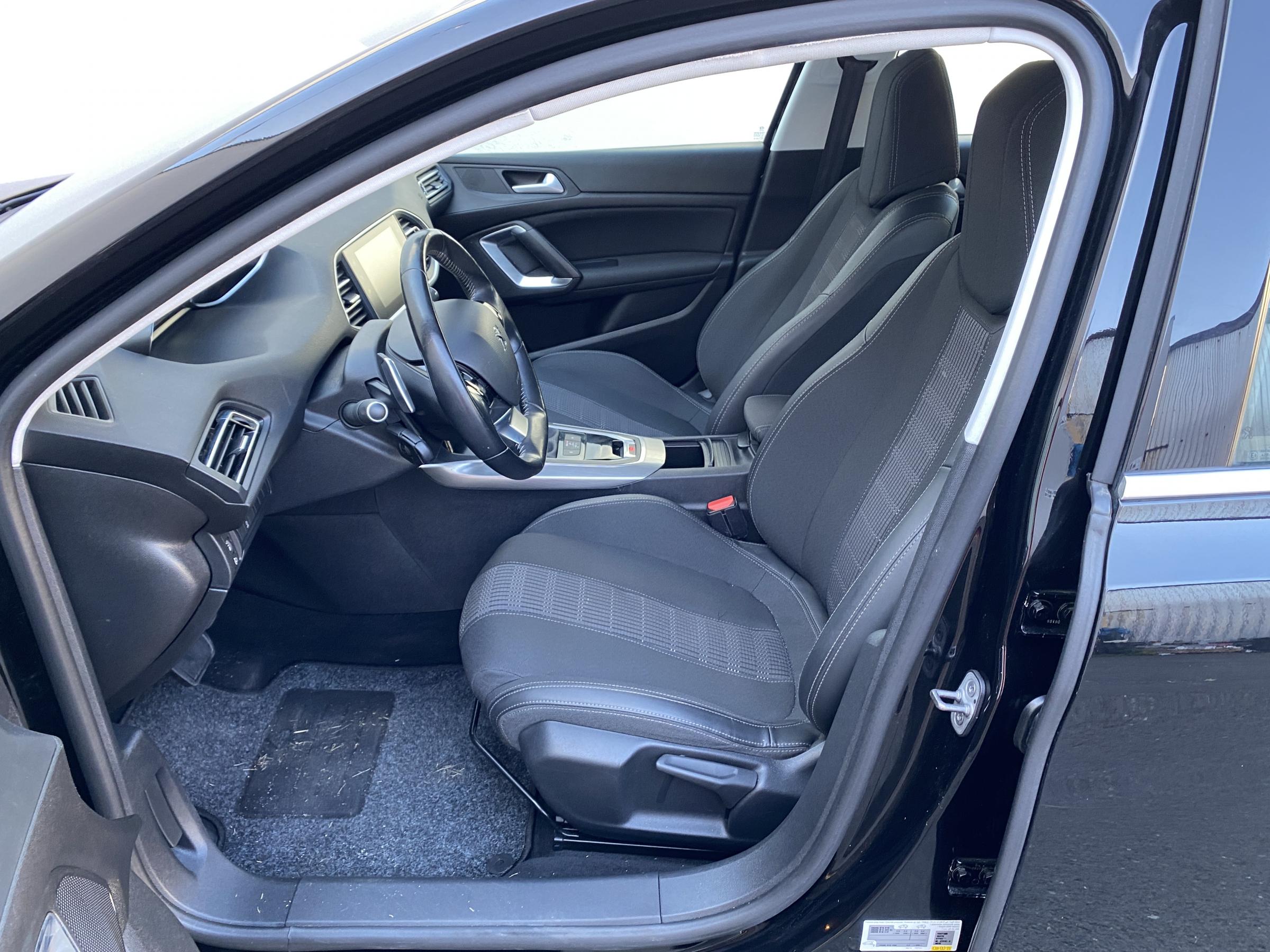 Peugeot 308, 2019 - pohled č. 13