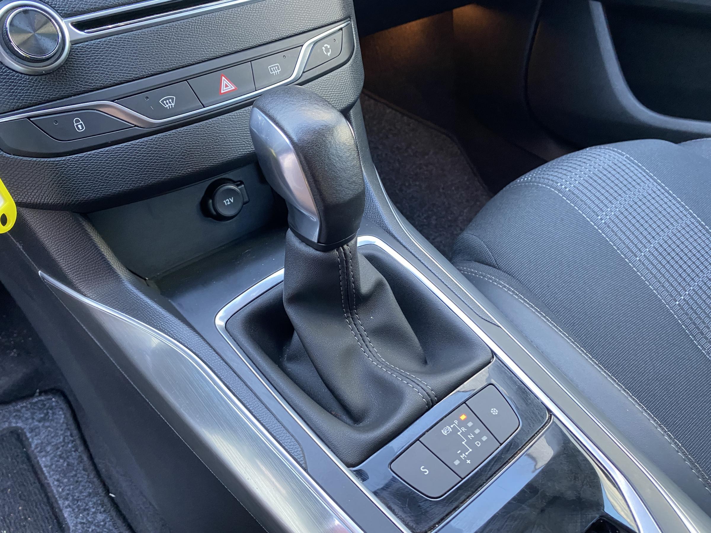 Peugeot 308, 2019 - pohled č. 18