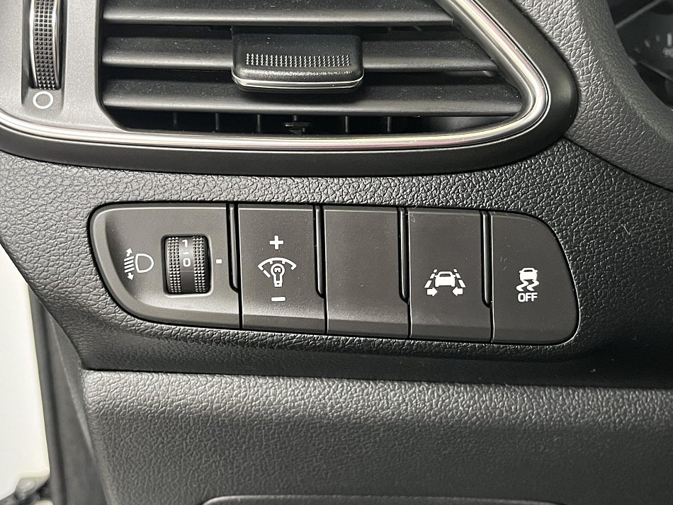 Hyundai I30 1.4 T-GDi Trikolor