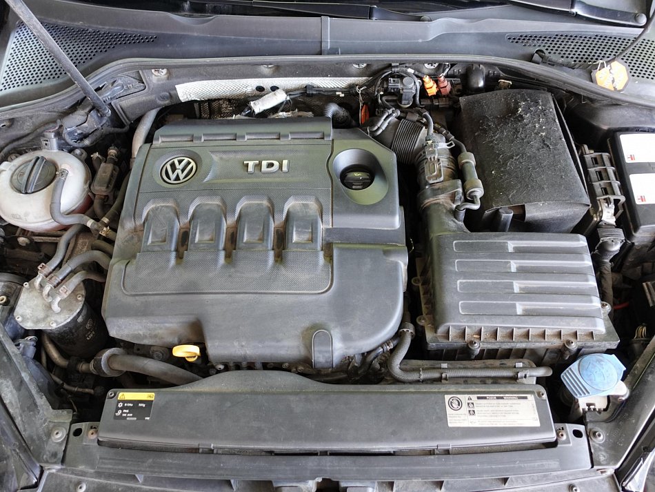 Volkswagen Golf 1.6 TDi 