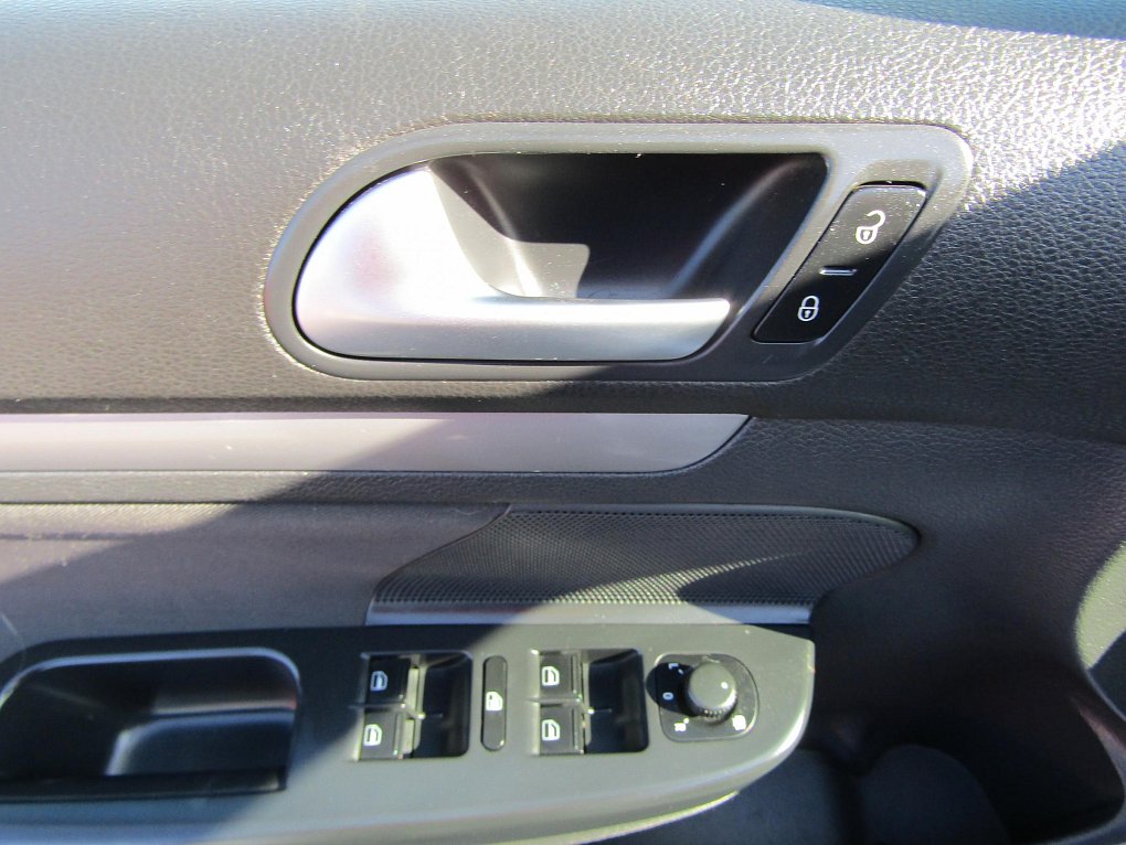 Volkswagen Golf 1.6 TDi 