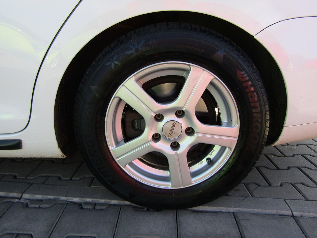 Volkswagen Golf 1.6 TDi 