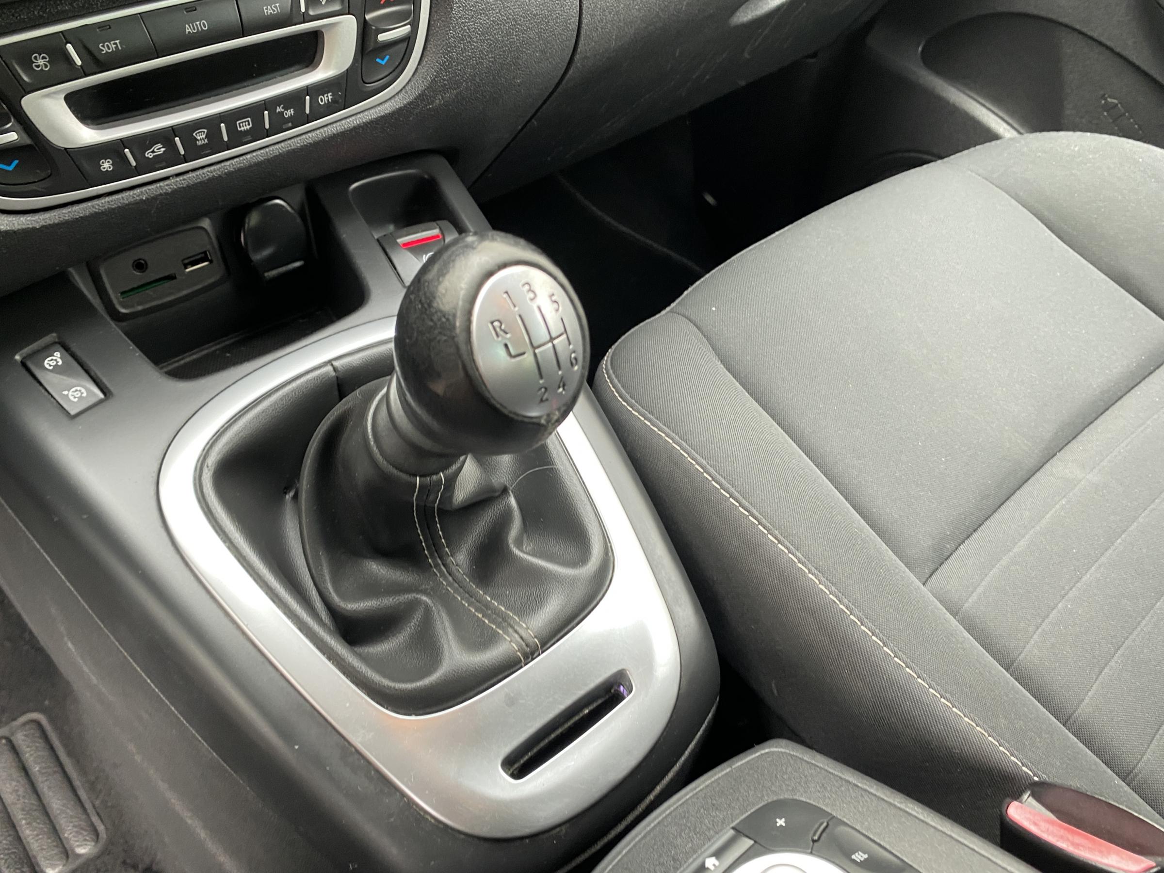 Renault Scénic, 2015 - pohled č. 15