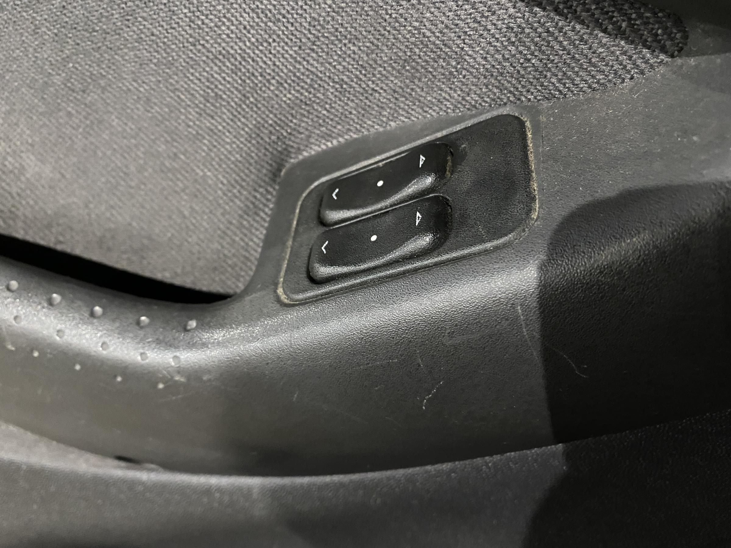 Opel Corsa, 2003 - pohled č. 11