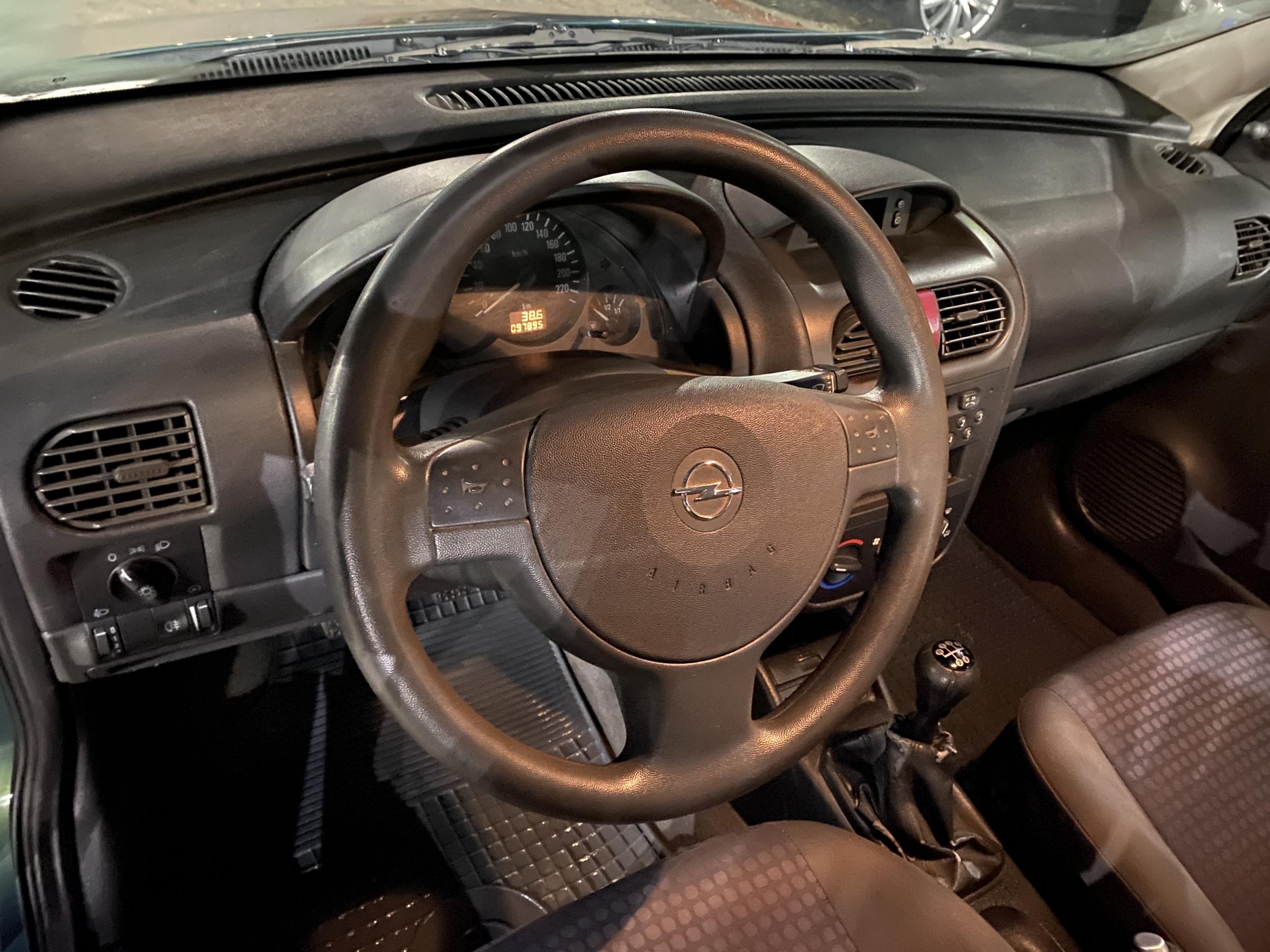 Opel Corsa, 2003 - pohled č. 12