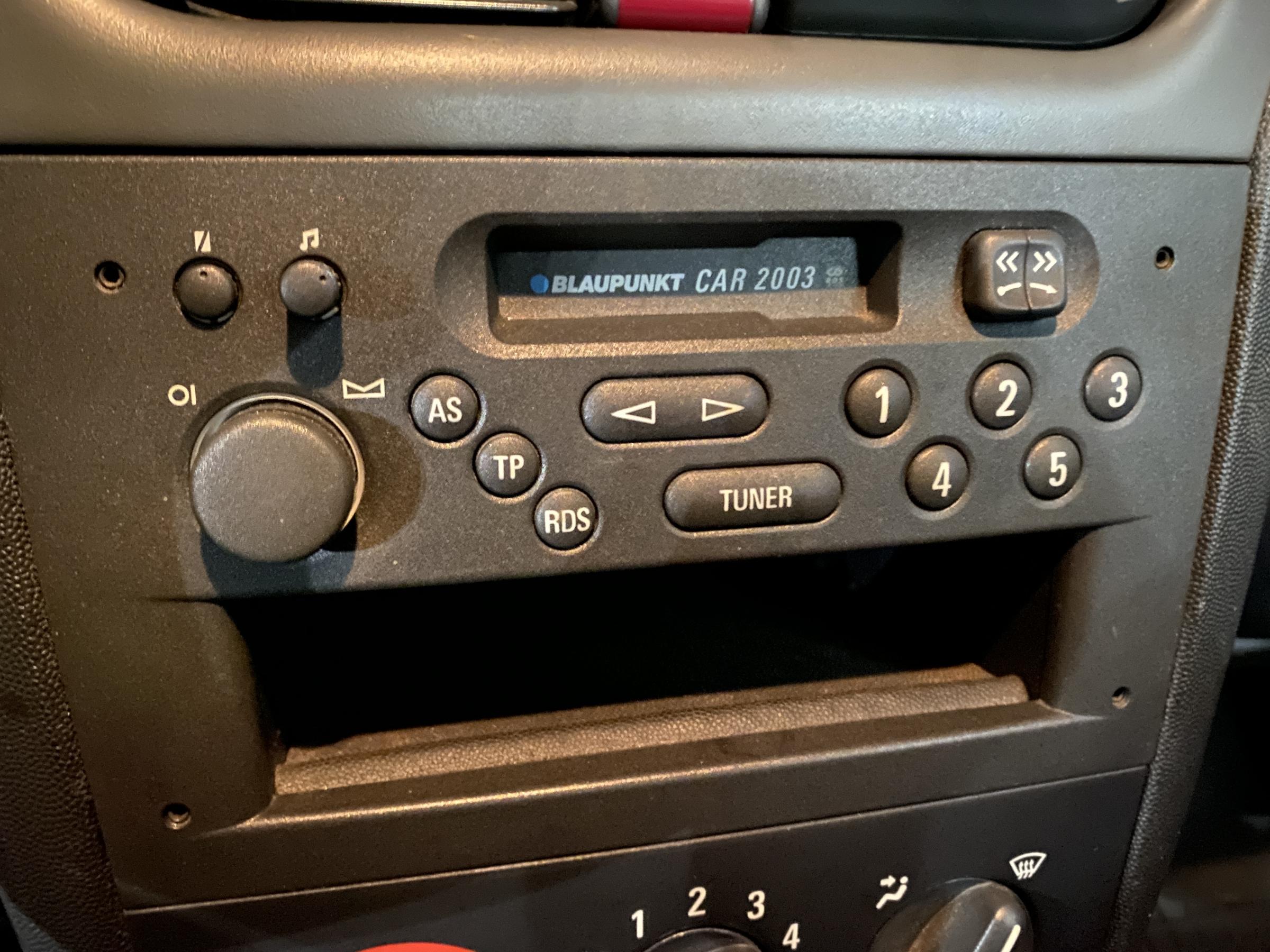 Opel Corsa, 2003 - pohled č. 14