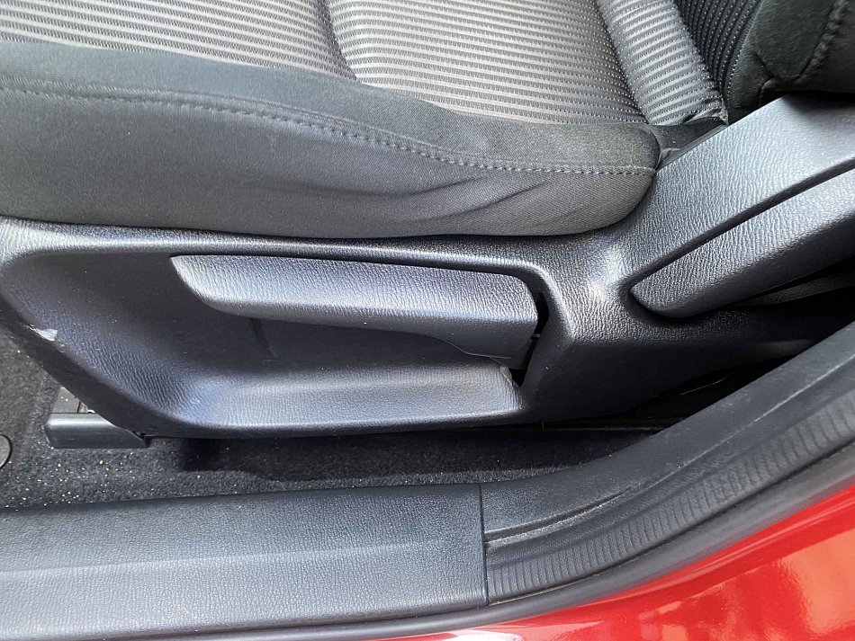 Mazda 3 2.0 i Sport