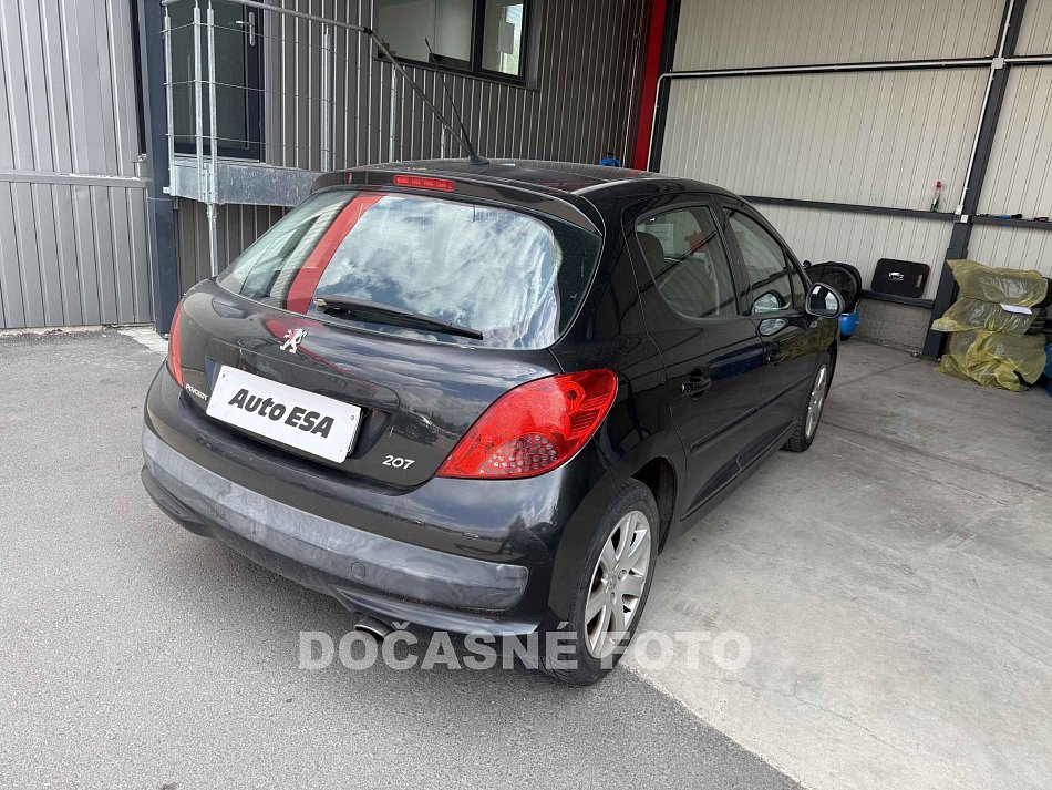 Peugeot 207 1.6i 