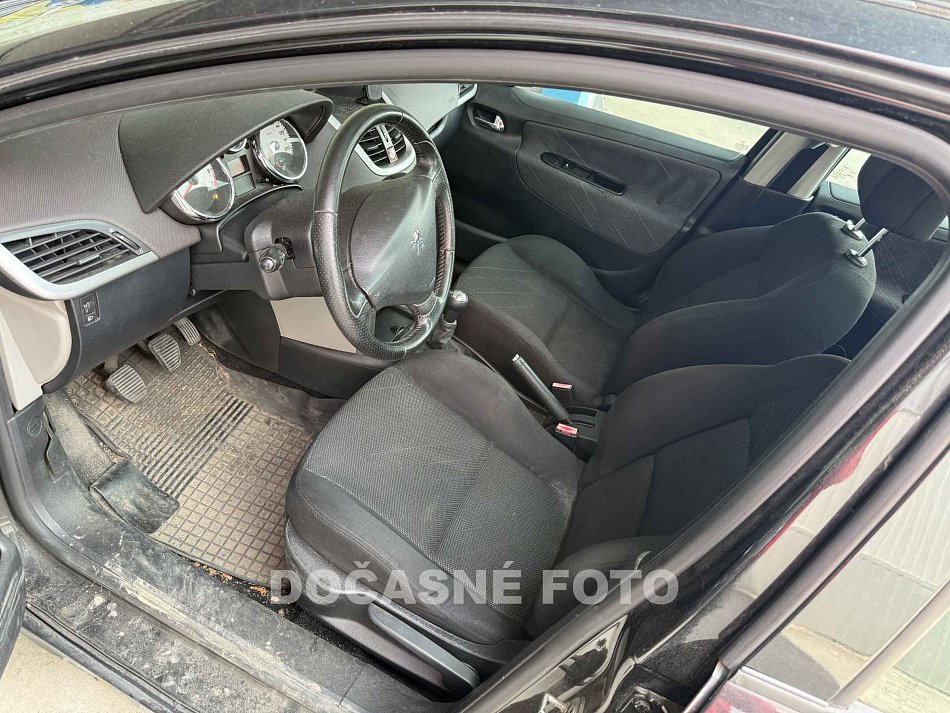 Peugeot 207 1.6i 