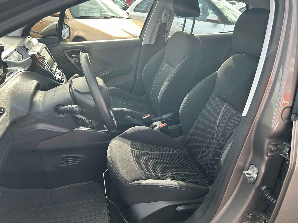 Peugeot 208 1.2 i Active
