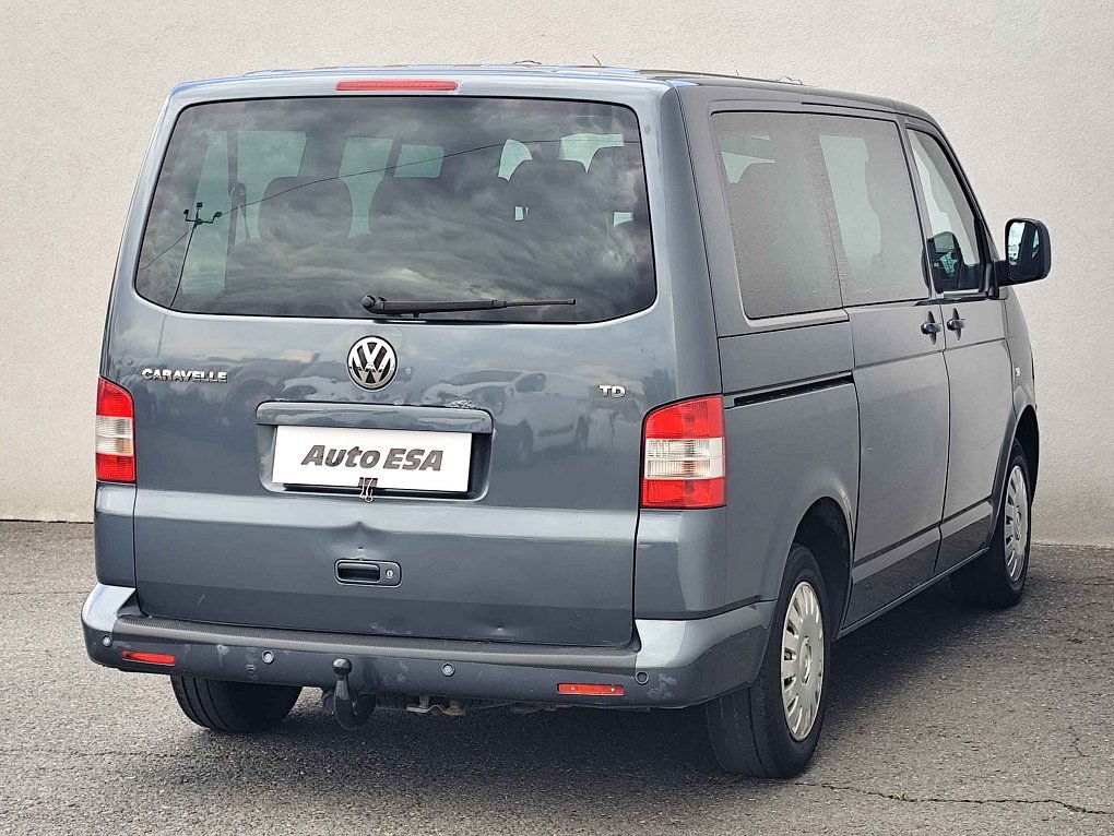 Volkswagen Caravelle 2.5TDi  8míst