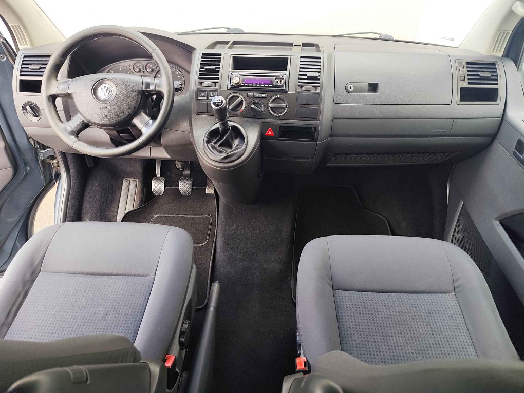 Volkswagen Caravelle 2.5TDi  8míst