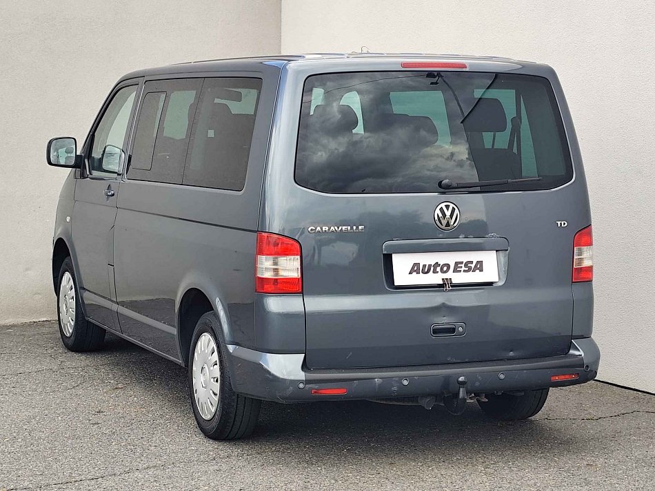 Volkswagen Caravelle 2.5TDi  8míst