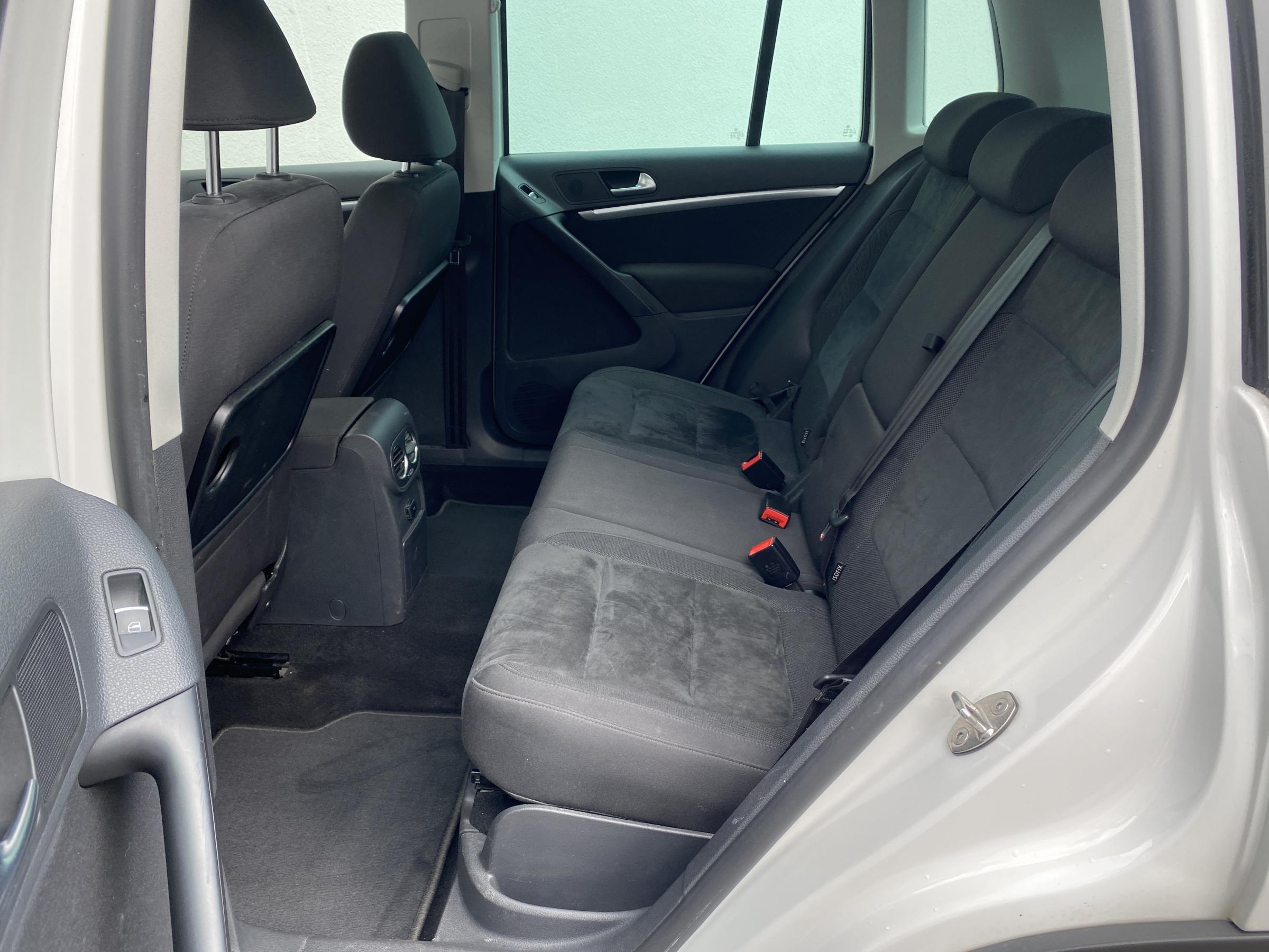 Volkswagen Tiguan, 2012 - pohled č. 12