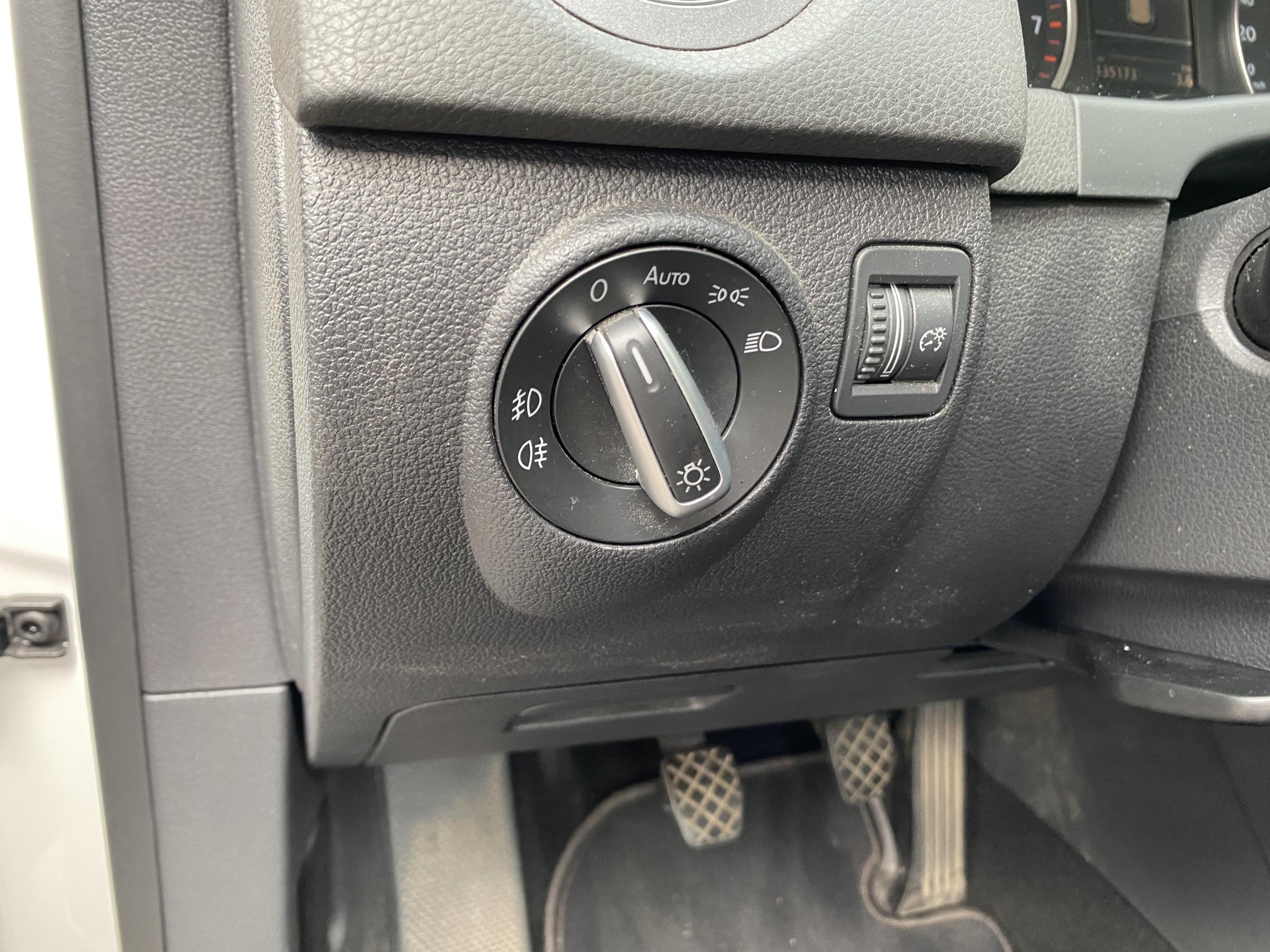 Volkswagen Tiguan, 2012 - pohled č. 15