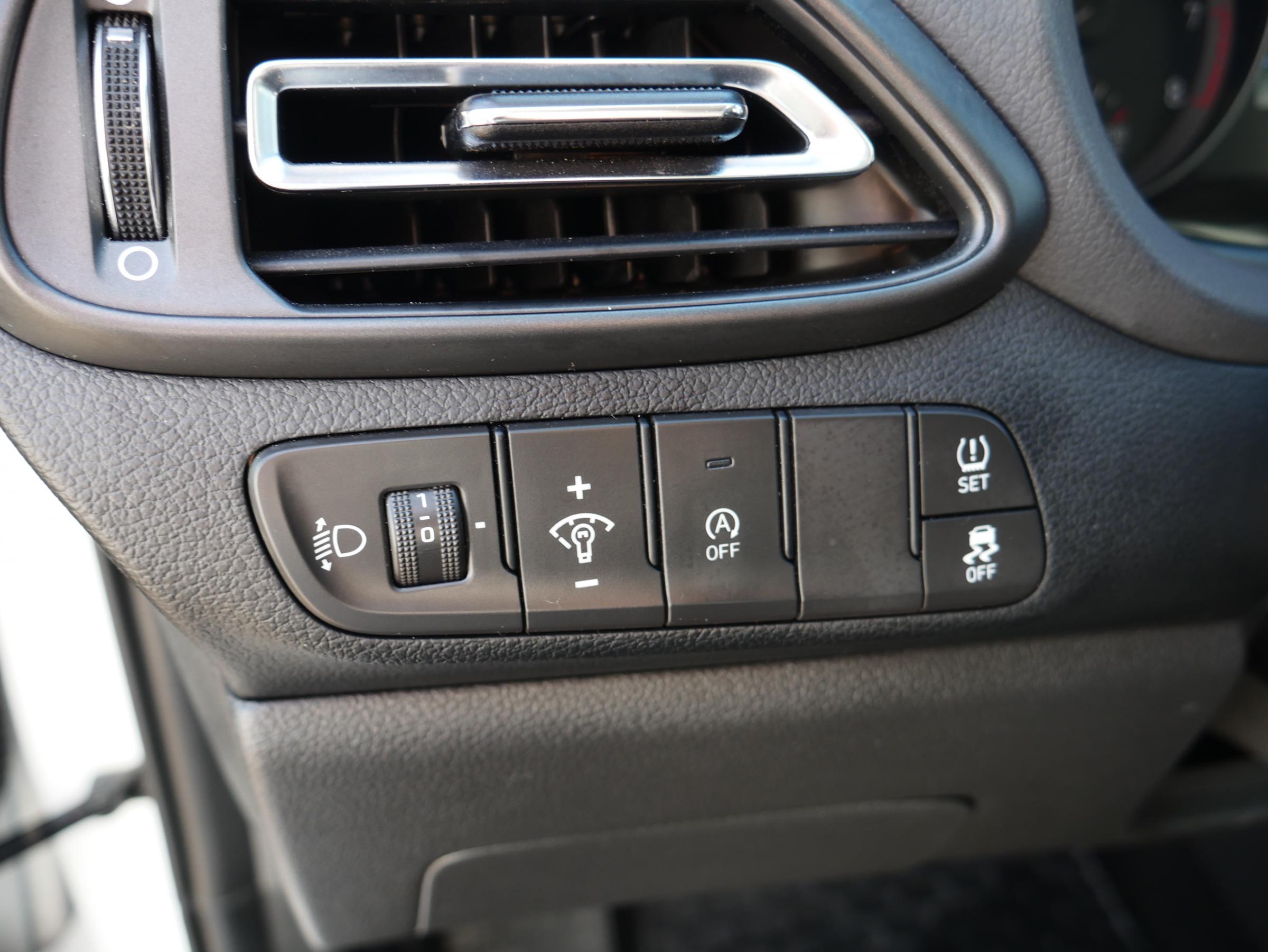 Hyundai i30, 2021 - pohled č. 14