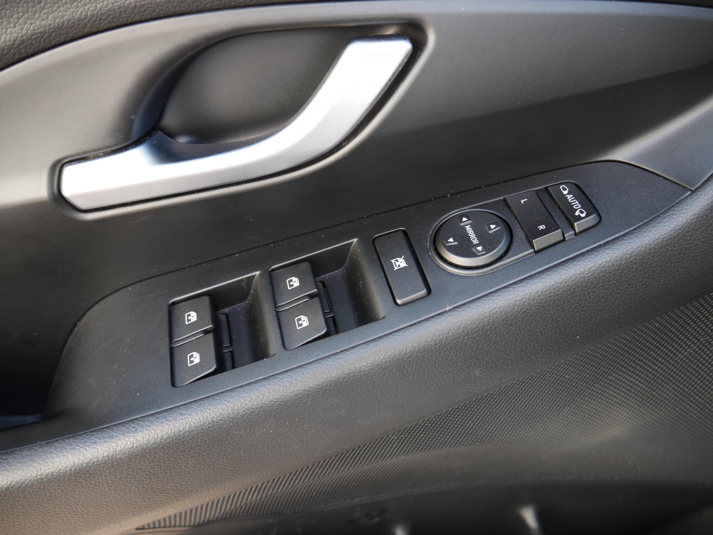 Hyundai i30, 2021 - pohled č. 18