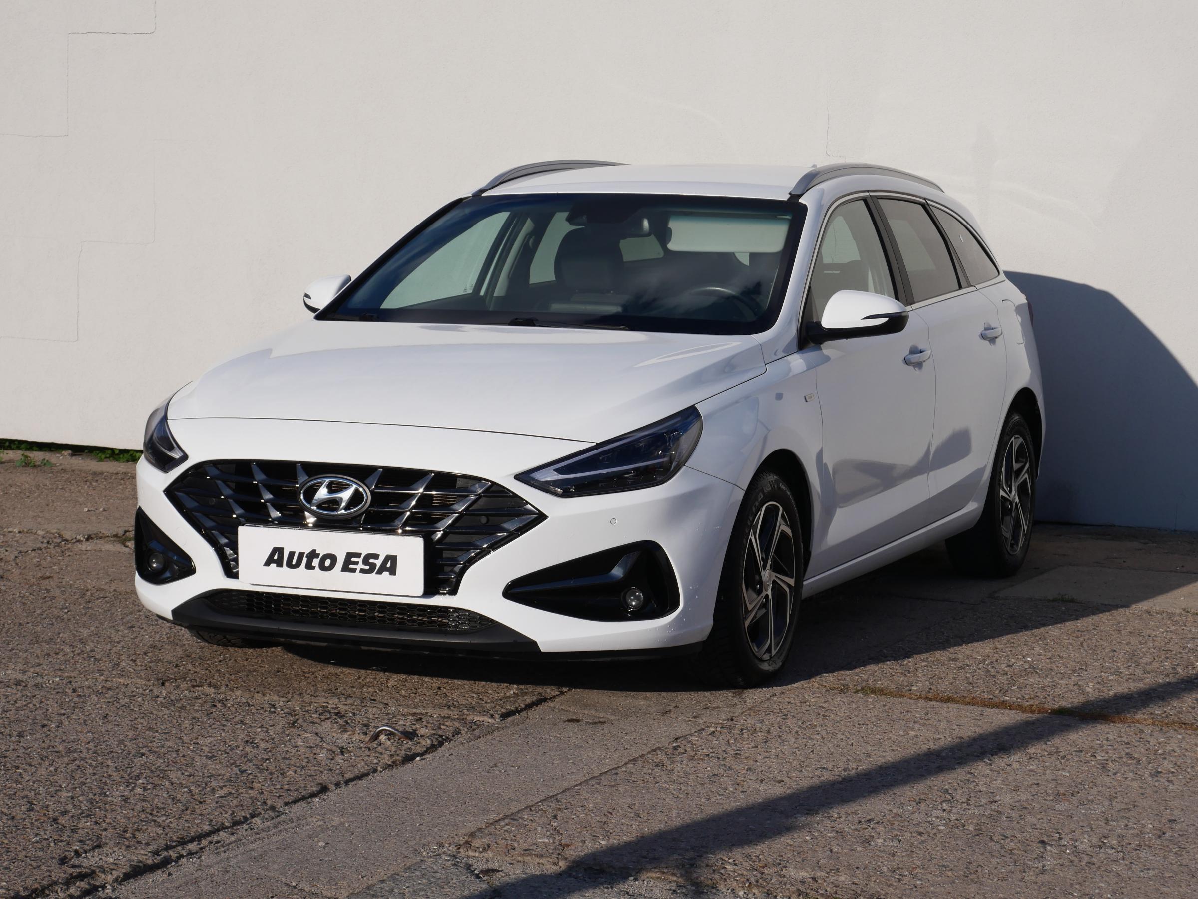 Hyundai i30, 2021 - pohled č. 3