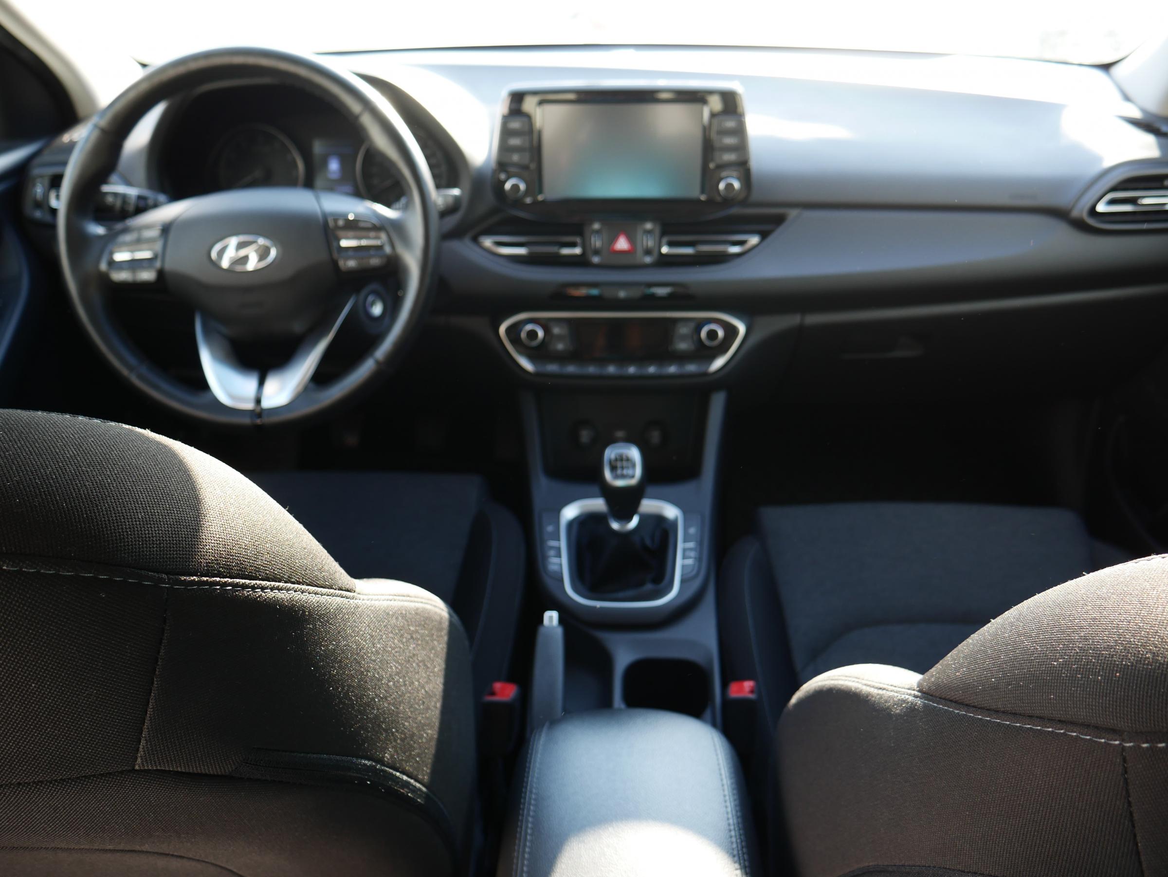 Hyundai i30, 2021 - pohled č. 8