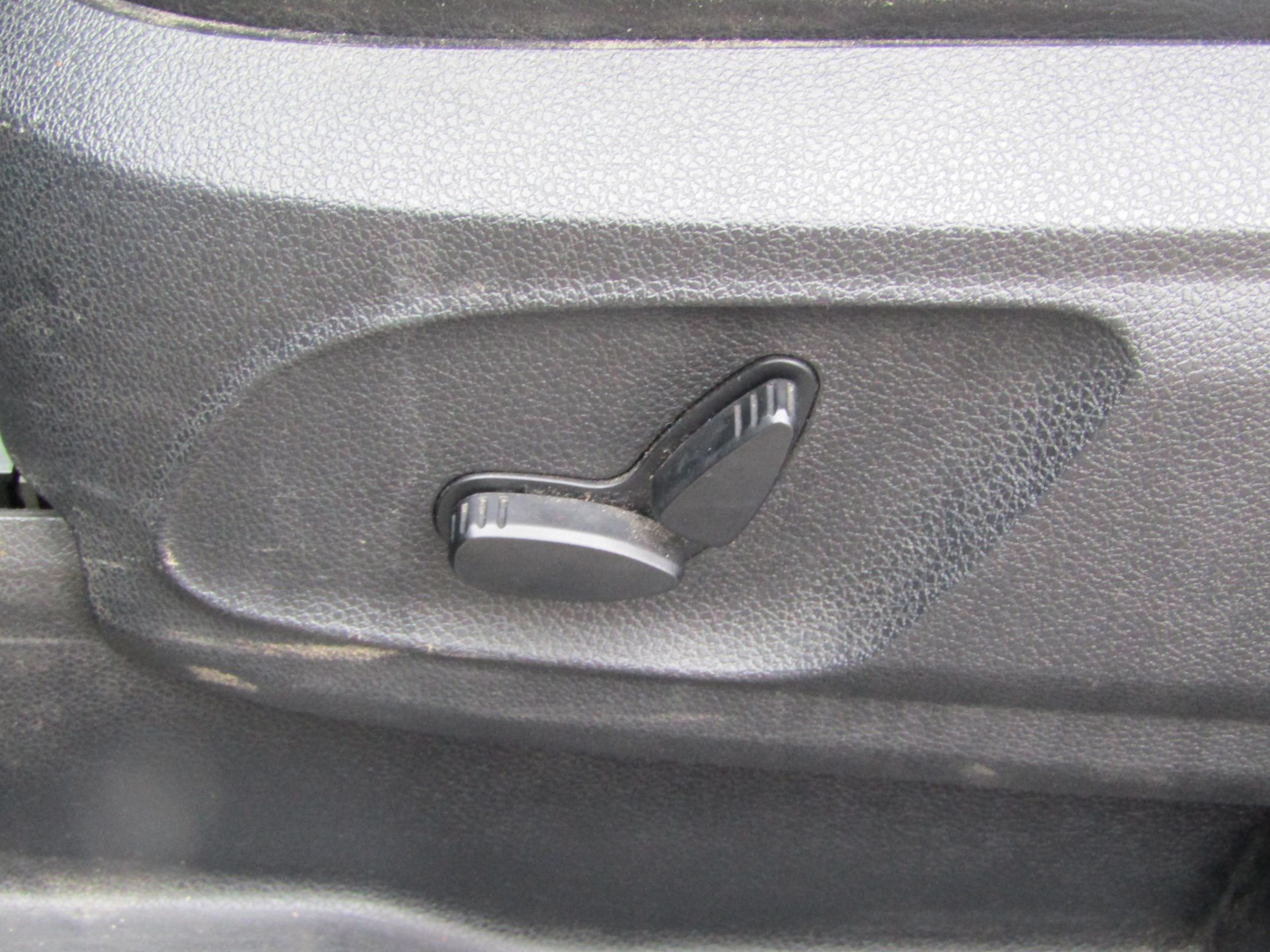 Ford C-MAX, 2006 - pohled č. 16