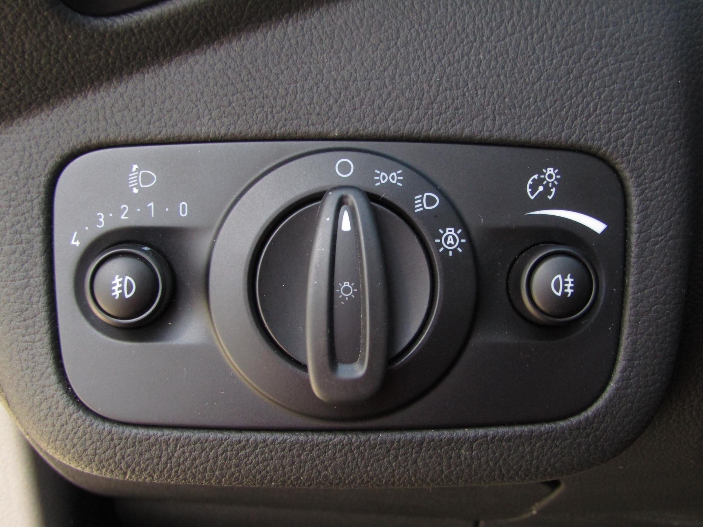 Ford C-MAX, 2018 - pohled č. 12