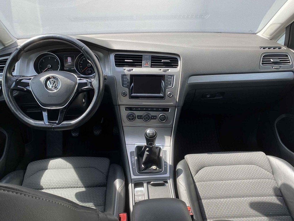 Volkswagen Golf 1.6 TDi 