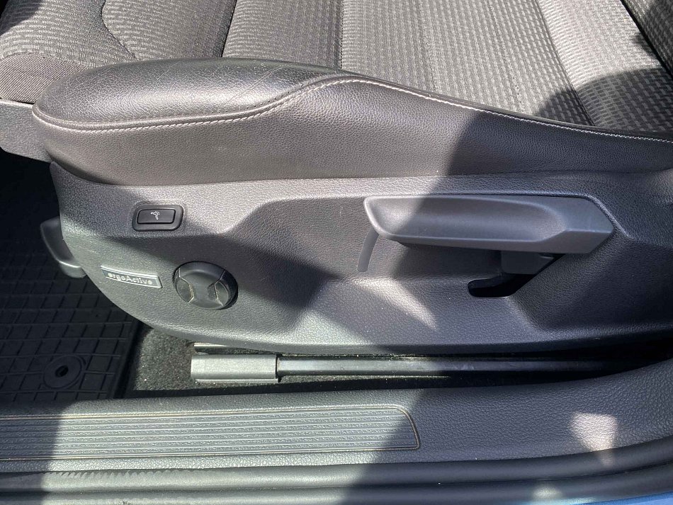 Volkswagen Golf 1.6 TDi 