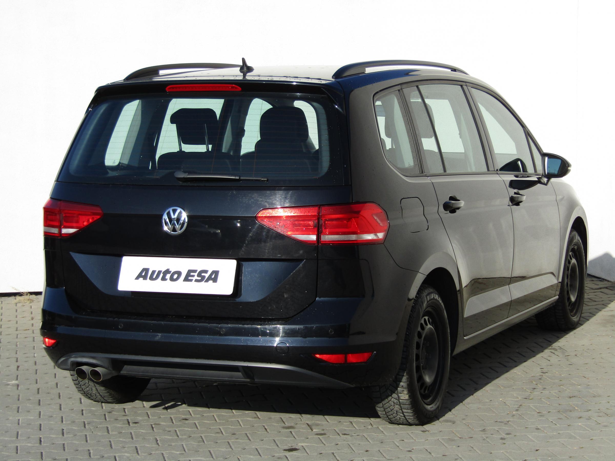 Volkswagen Touran, 2016 - pohled č. 4