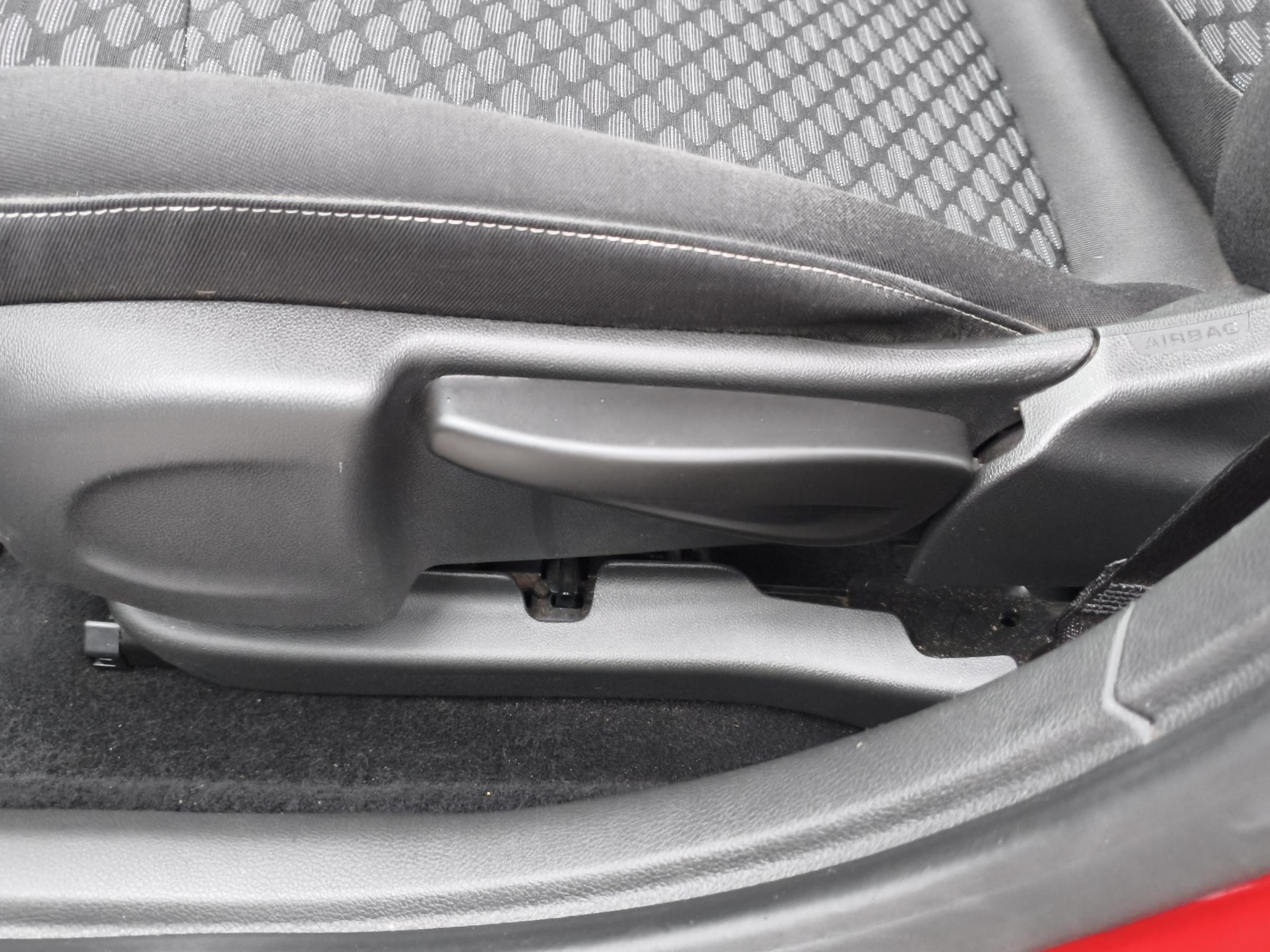 Opel Astra, 2020 - pohled č. 14