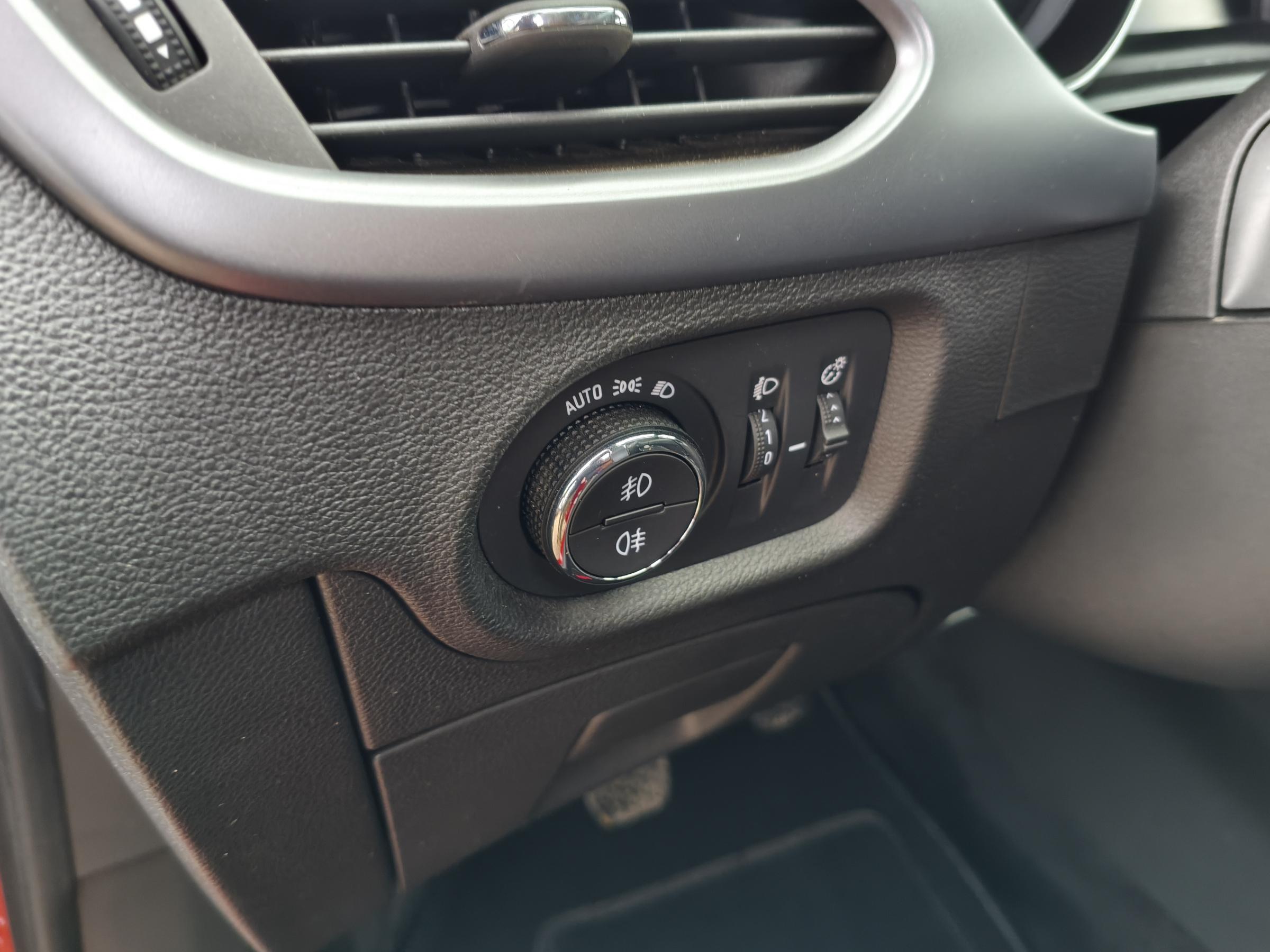 Opel Astra, 2020 - pohled č. 15