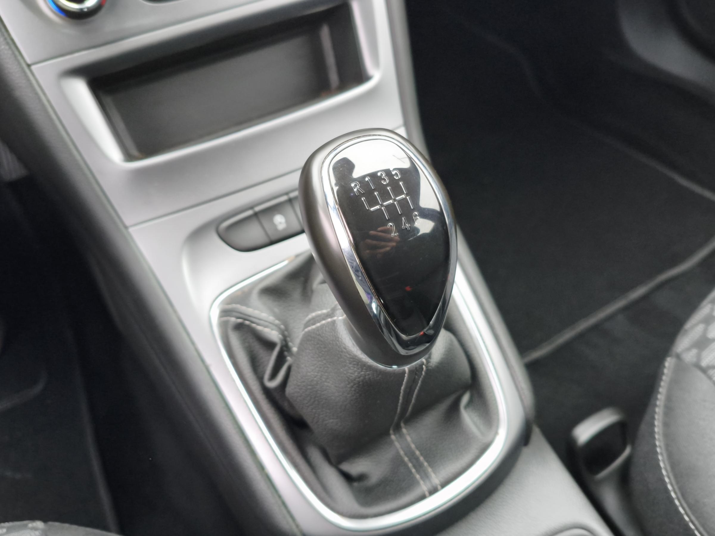 Opel Astra, 2020 - pohled č. 16