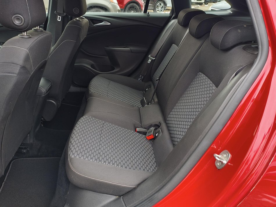 Opel Astra 1.2 Turbo Edition