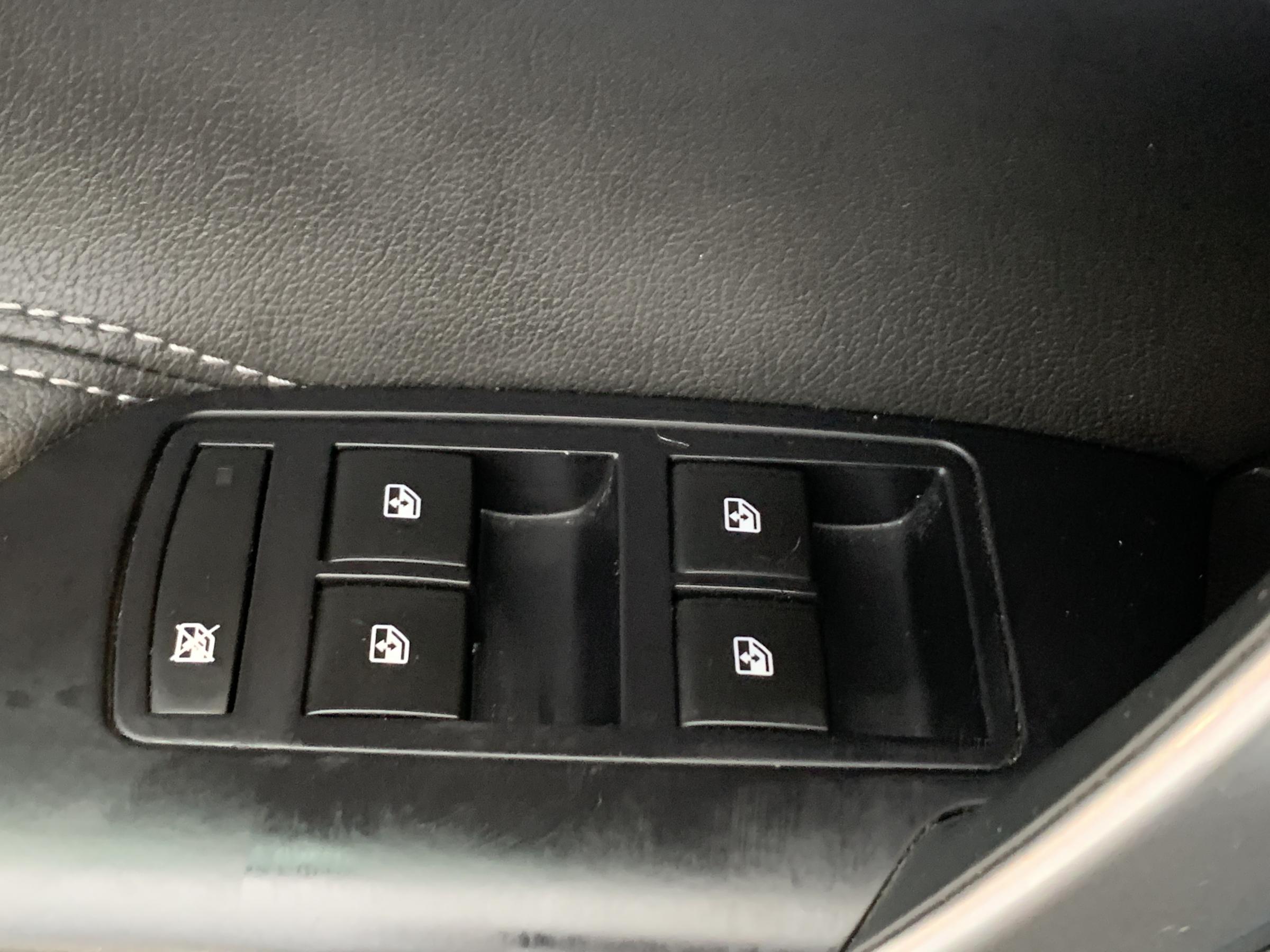 Opel Insignia, 2016 - pohled č. 19